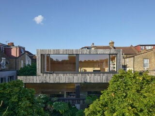 Der Architekt Mark Shaw ersteigerte das Grundstück in Walthamstow und baute dort sein Wohnhaus.