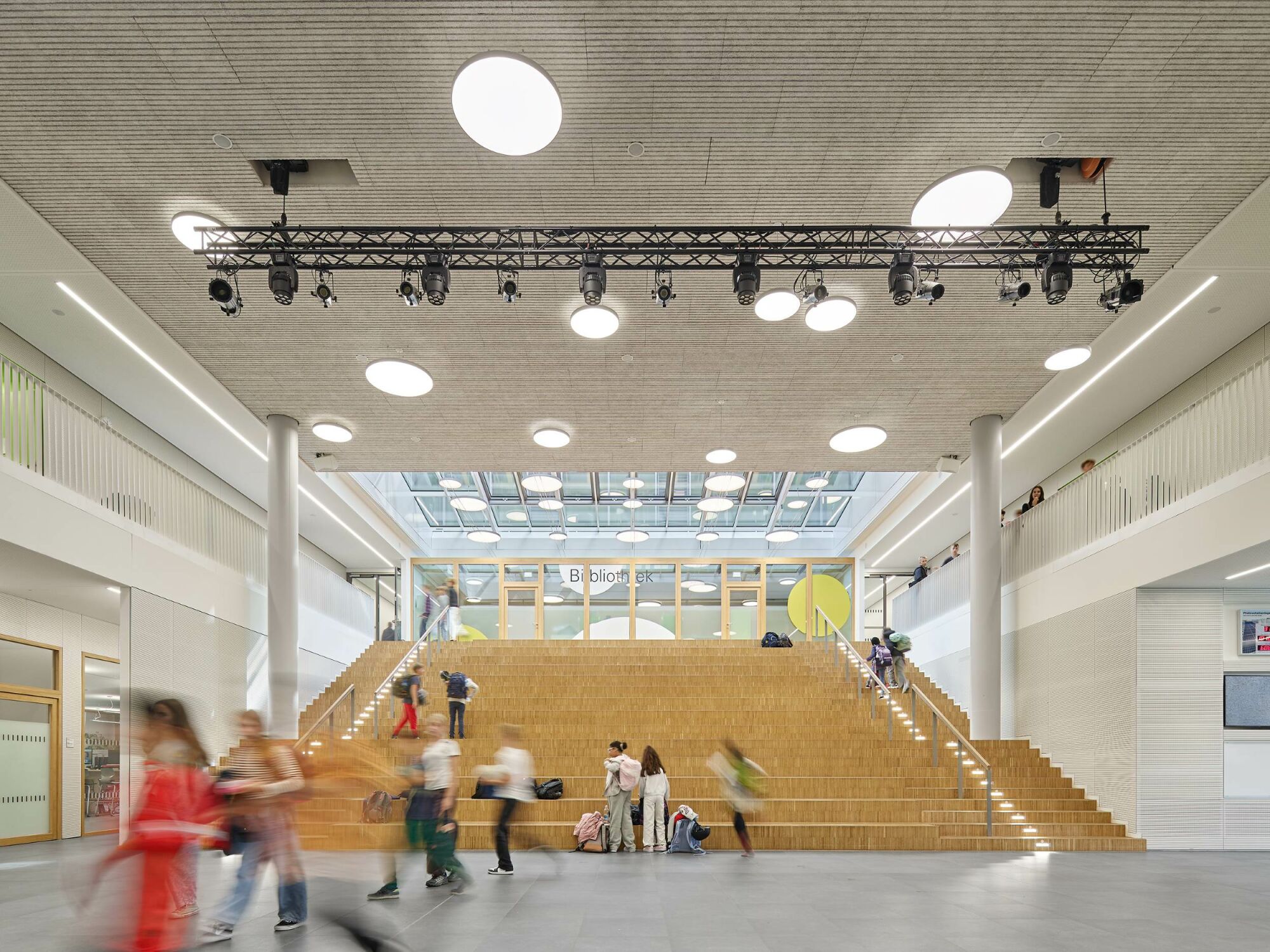 Aula mit Sitztribüne