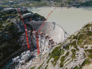 Nur noch selten bietet sich die Gelegenheit, der Bauaufgabe einer neuen Staumauer nachzukommen. 