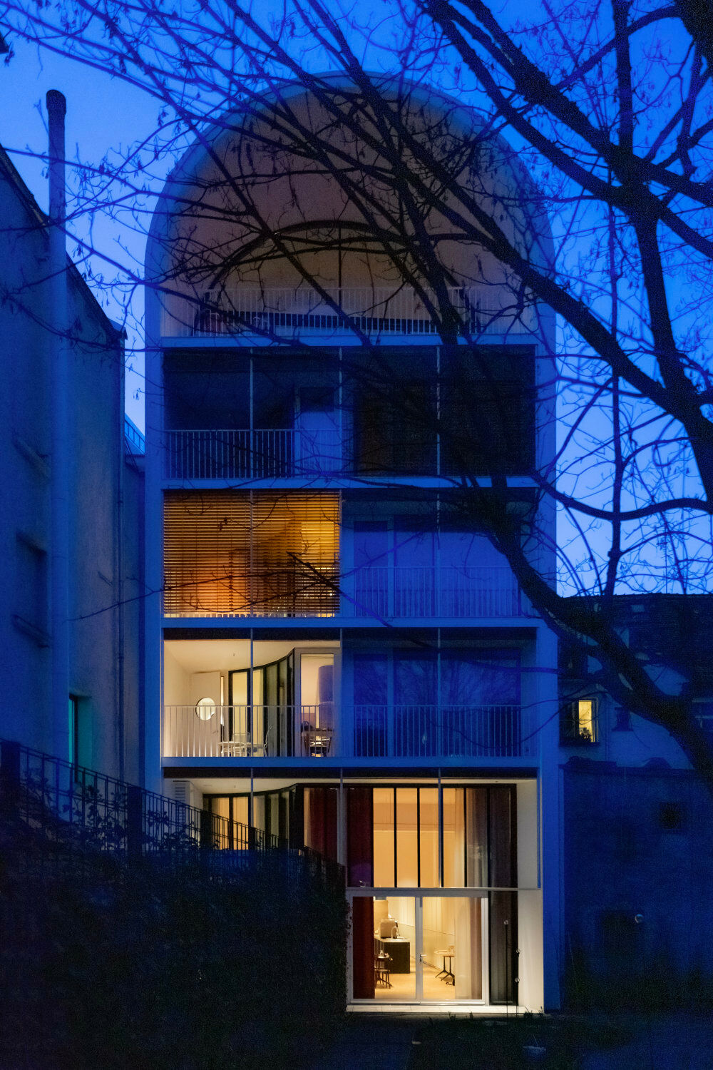 Hofseite am Abend
