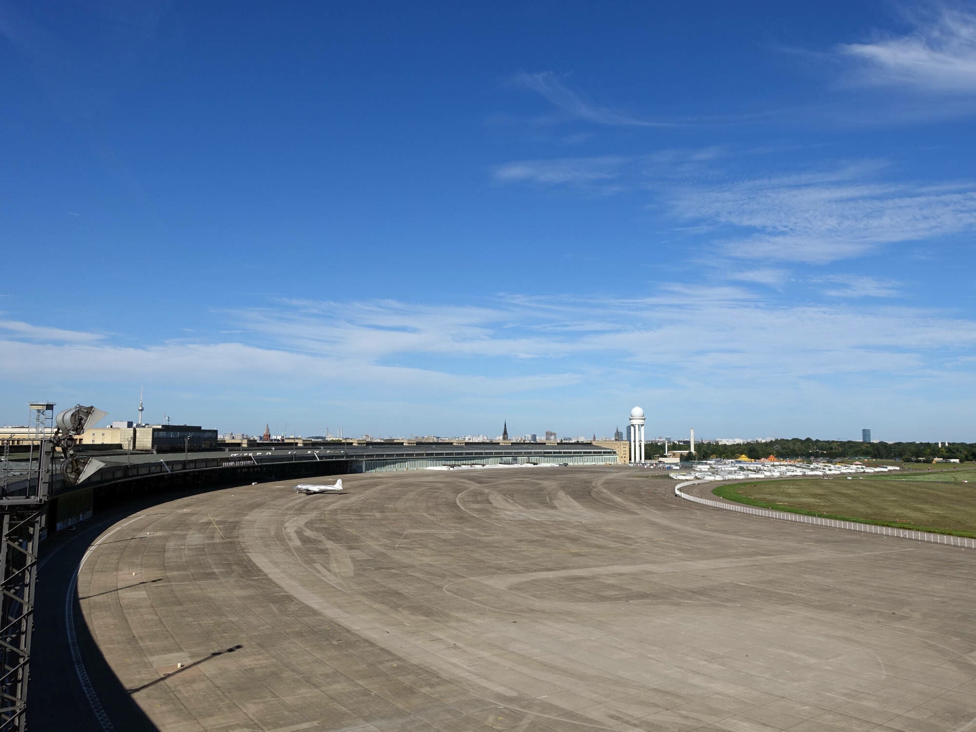 Flughafen Tempelhof, errichtet 1936-1941 nach Plänen von Ernst Sagebiel