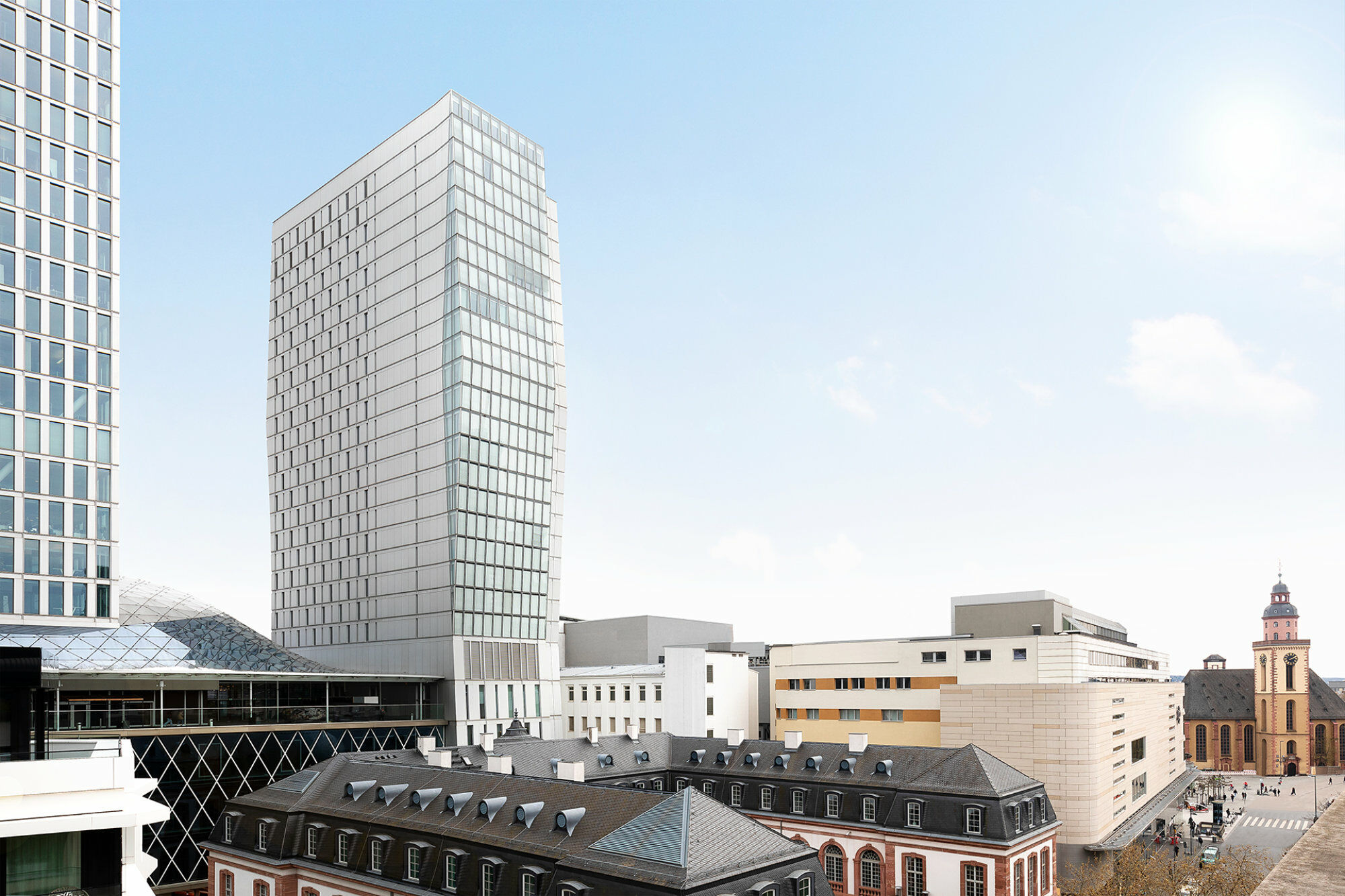 Der als Nexttower bekannte Hotelturm im Palais-Quartier wurde erst 2011 fertiggestellt. Seit 2024 läuft der Hotelbetrieb mit neuem Betreiber und einem zeitgemäßen Design.