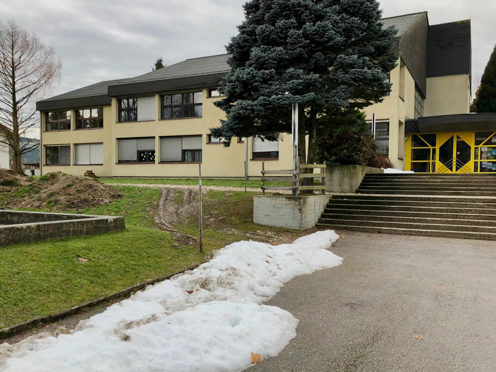 Die Volksschule vor der Sanierung durch Tp3 Architekten