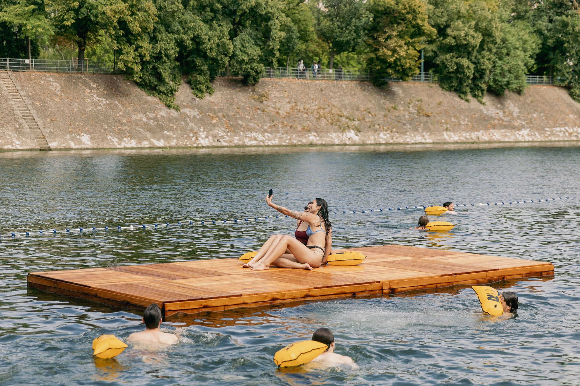 Dank umfangreicher Reinigungsmaßnahmen ist die Wasserqualität der Seine an den meisten Tagen inzwischen so gut, dass man im Fluss baden kann.