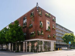 Insgesamt 55 Wohnungen auf bis zu fünf Geschossen wurden 2024 im Projekt „Grüner Wohnen“ vom Architekturbüro Kupprion fertiggestellt.