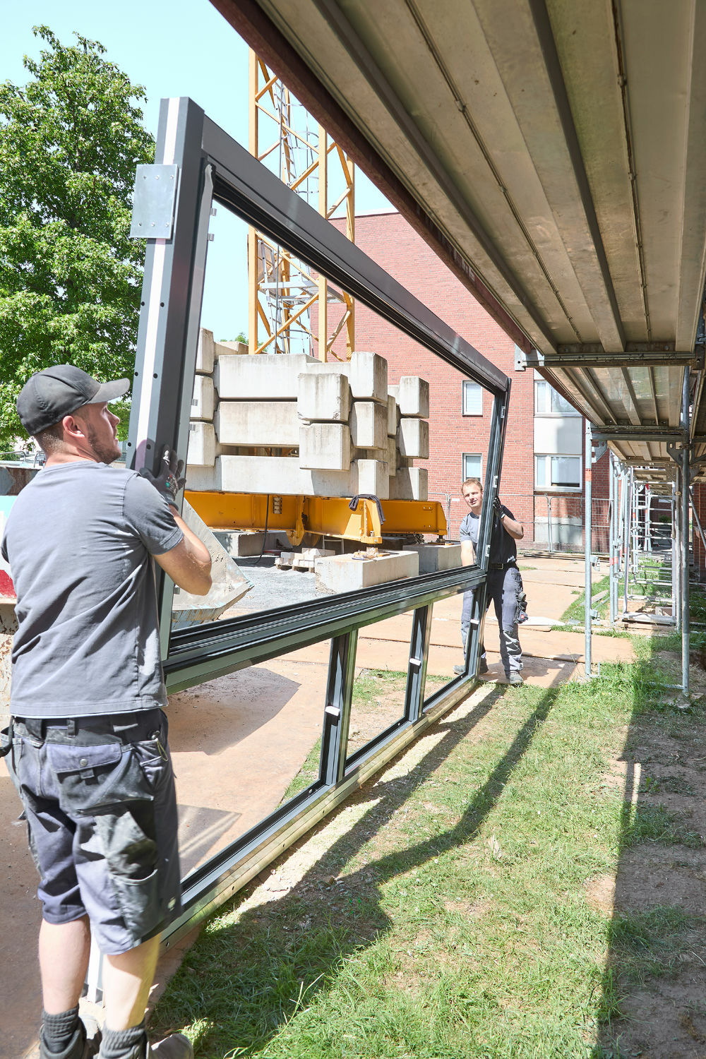Die Falt-Schiebe-Fenster bilden die neue thermische Hülle des Gebäudes. 