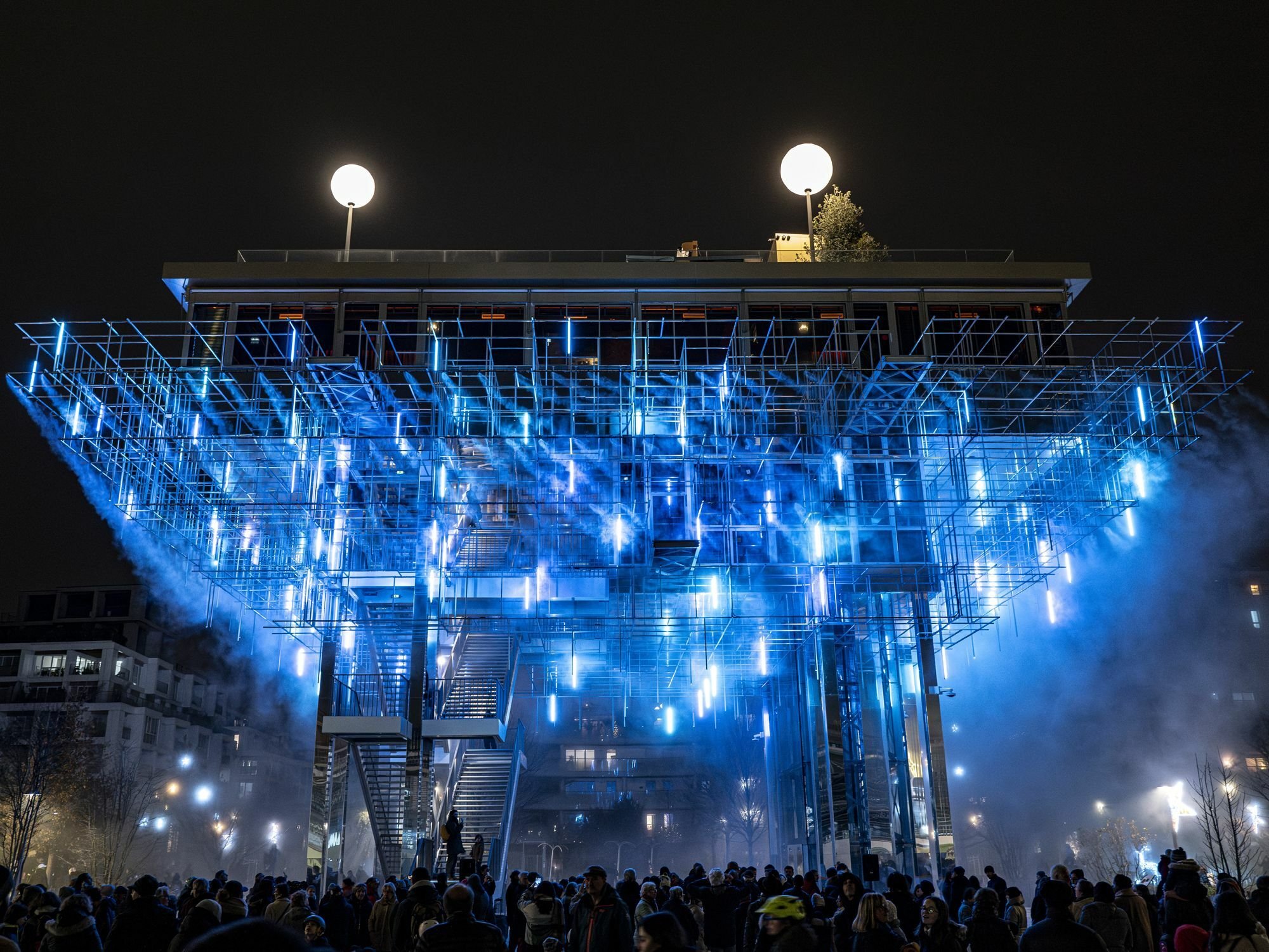 In Rueil-Malmaison realisierten Hamonic+Masson & Associés mit der ingenieurtechnischen Unterstützung von Bollinger Grohman ein außergewöhnliches Bauwerk.