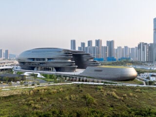 Zaha Hadid Architects entwarfen in der chinesischen Großstad Shenzhen ein neues Technologiezentrum.