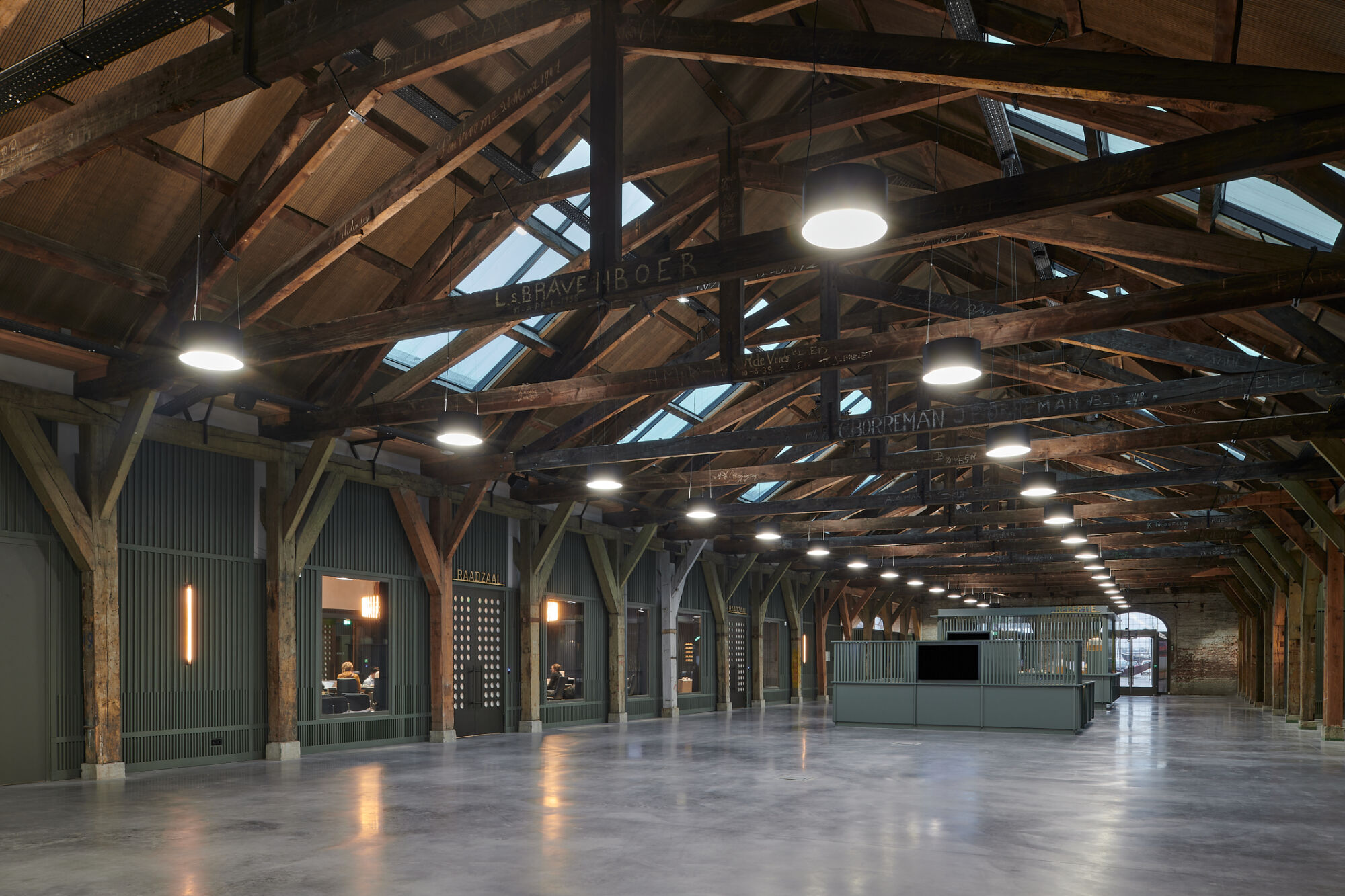 Eingangshalle mit Empfang