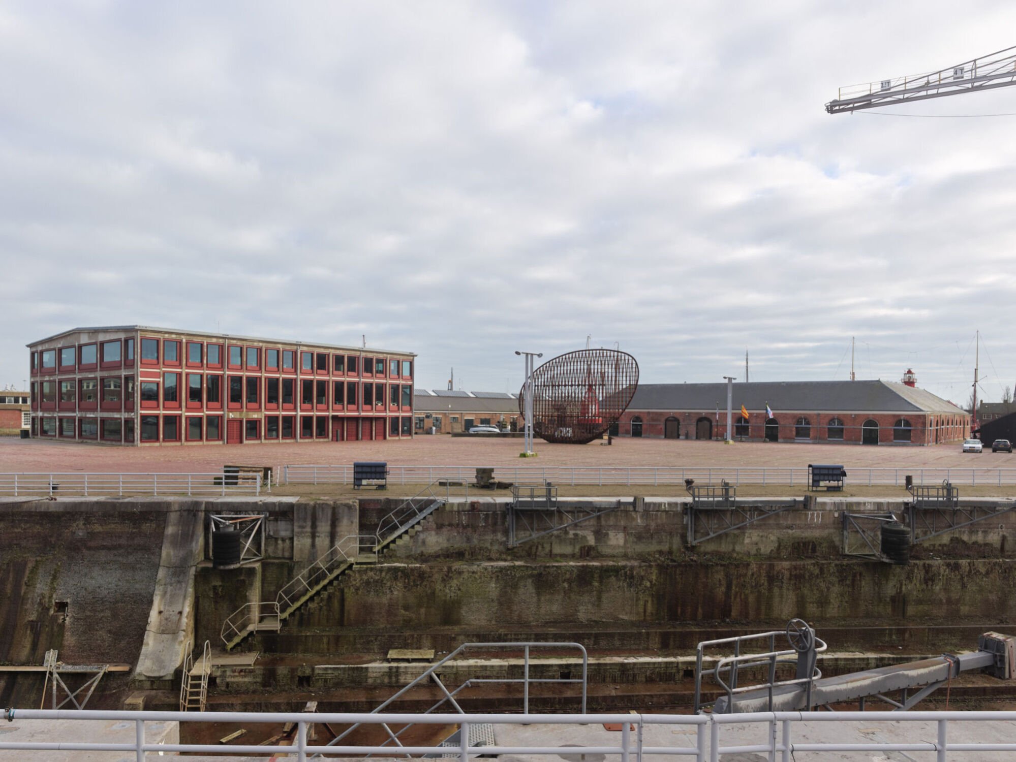 In die einst zur Königlichen Marinewerft Willemsoord gehörigen Gebäude ist das Rathaus von Den Helder eingezogen.