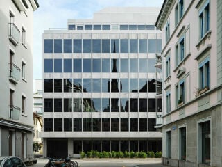 Das Bürohaus in der Müllerstrasse in Zürich wurde bis 2023 nach Plänen von Ilmer Thies Architekten kreislauforientiert saniert.