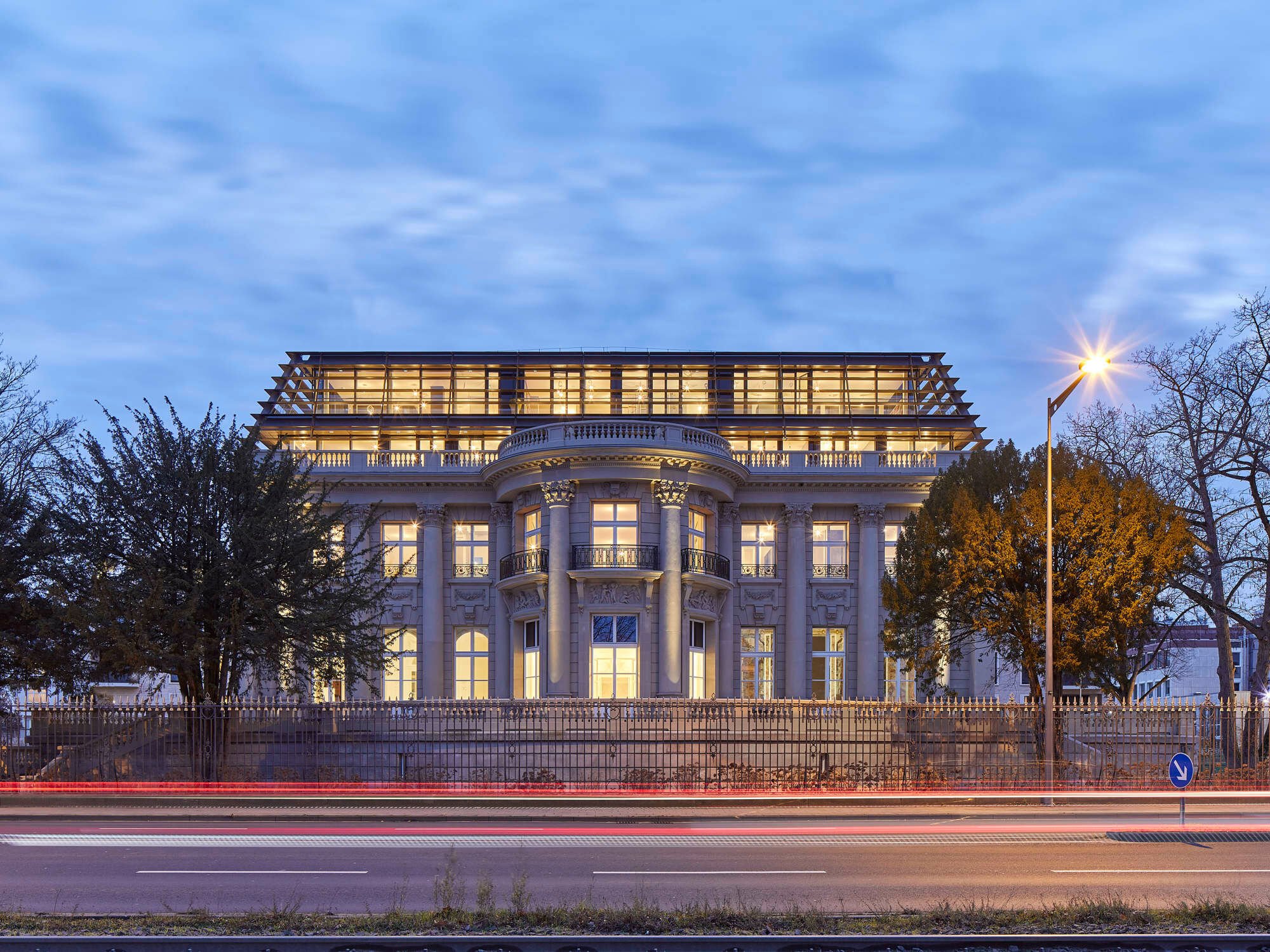 Das Palais Oppenheim in Köln wurde saniert, umgebaut und aufgestockt. Der Entwurf dazu stammt von Renner Hainke Wirth Zirn Architekten (RHWZ).