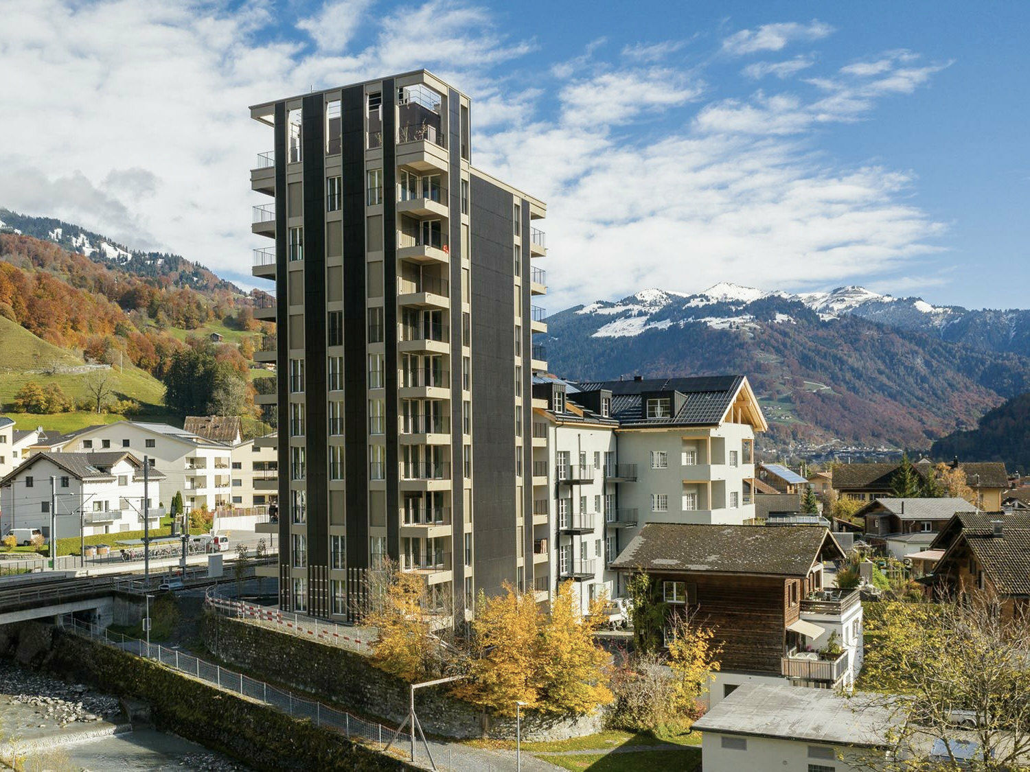 2021 erwarb ein Schweizer Unternehmen das Mühlenensemble in Grüsch. Ritter Schumacher aus Chur verwandelten es in ein nachhaltiges Wohnprojekt.