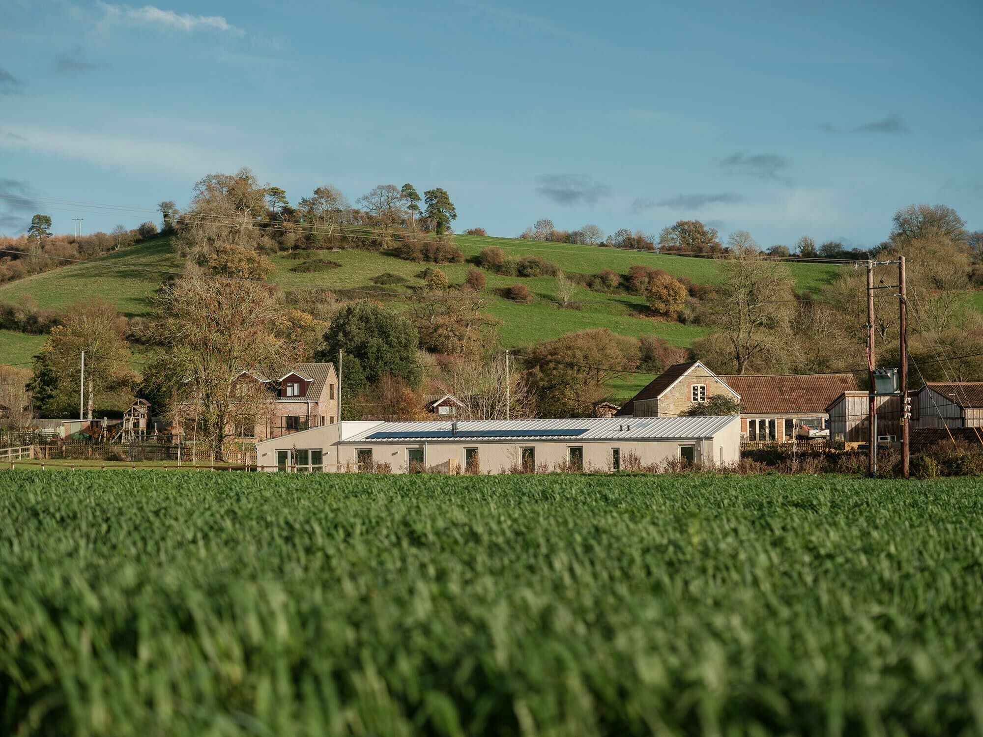 Die Architekten Oliver Bindloss und George Dawes beschlossen eine Ruine als adaptives Re-Use-Modellprojekt zu einem Öko-Wohnhaus zu transformieren. 