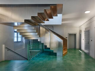 Im tschechischen Jihlava sanierte das Büro Atelier Štěpán das siebenhundert Jahre altes Silberhaus, in dem ehemals Silbermünzen geprägt wurden.