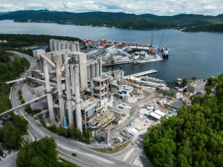Zementwerk Brevik in Norwegen: Hier führt Heidelberg Materials Carbon Capture and Storage im industriellen Maßstab durch.