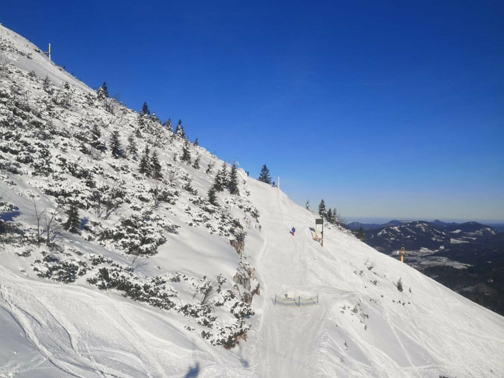 Skigebiete schrumpfen, da sie immer höher hinaufwandern müssen, um die notwendigen Kältebedingungen zu halten.