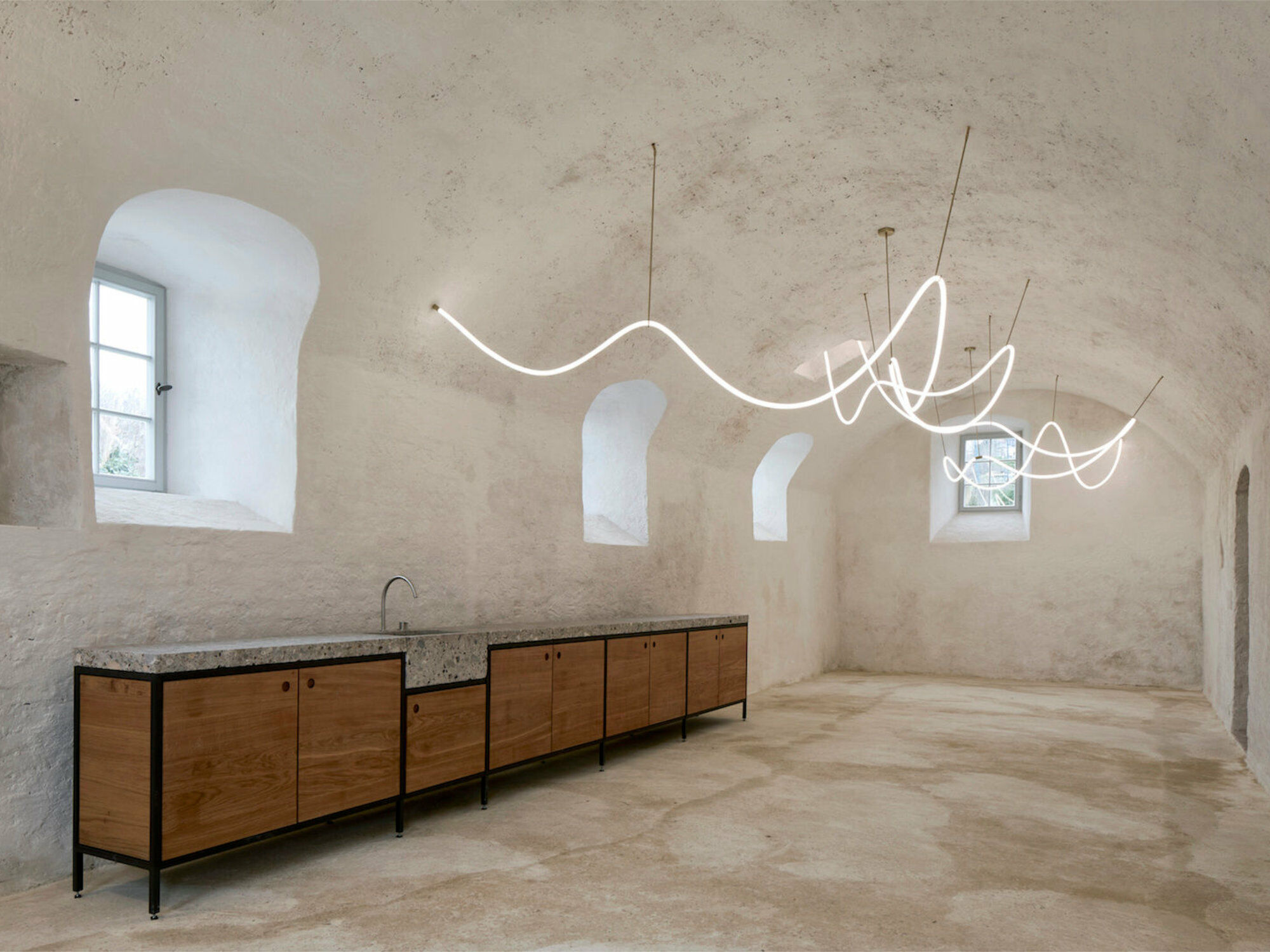 Das Schloss der ehemaligen Kaufmannsfamilie Vöhlin steht seit über 530 Jahren im Dorfzentrum Frickenhausens, im Unterallgäu.