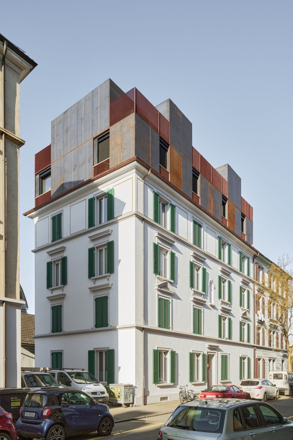 Für die Fassade kam recycelter Stahl zum Einsatz.