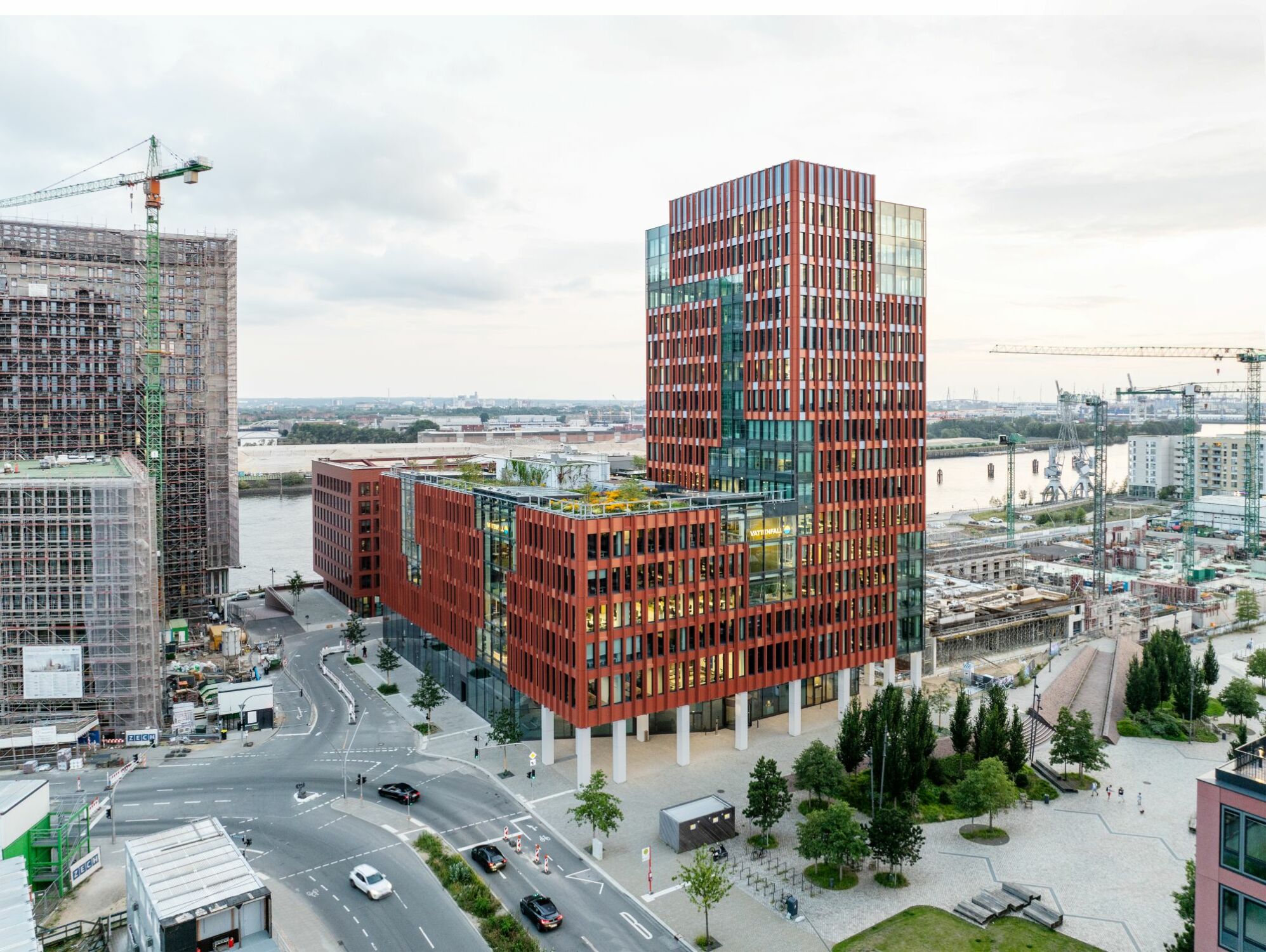 Das Edge ElbSide liegt am Amerigo-Vespucci-Platz, dem Zentrum des Elbbrücken-Quartiers.