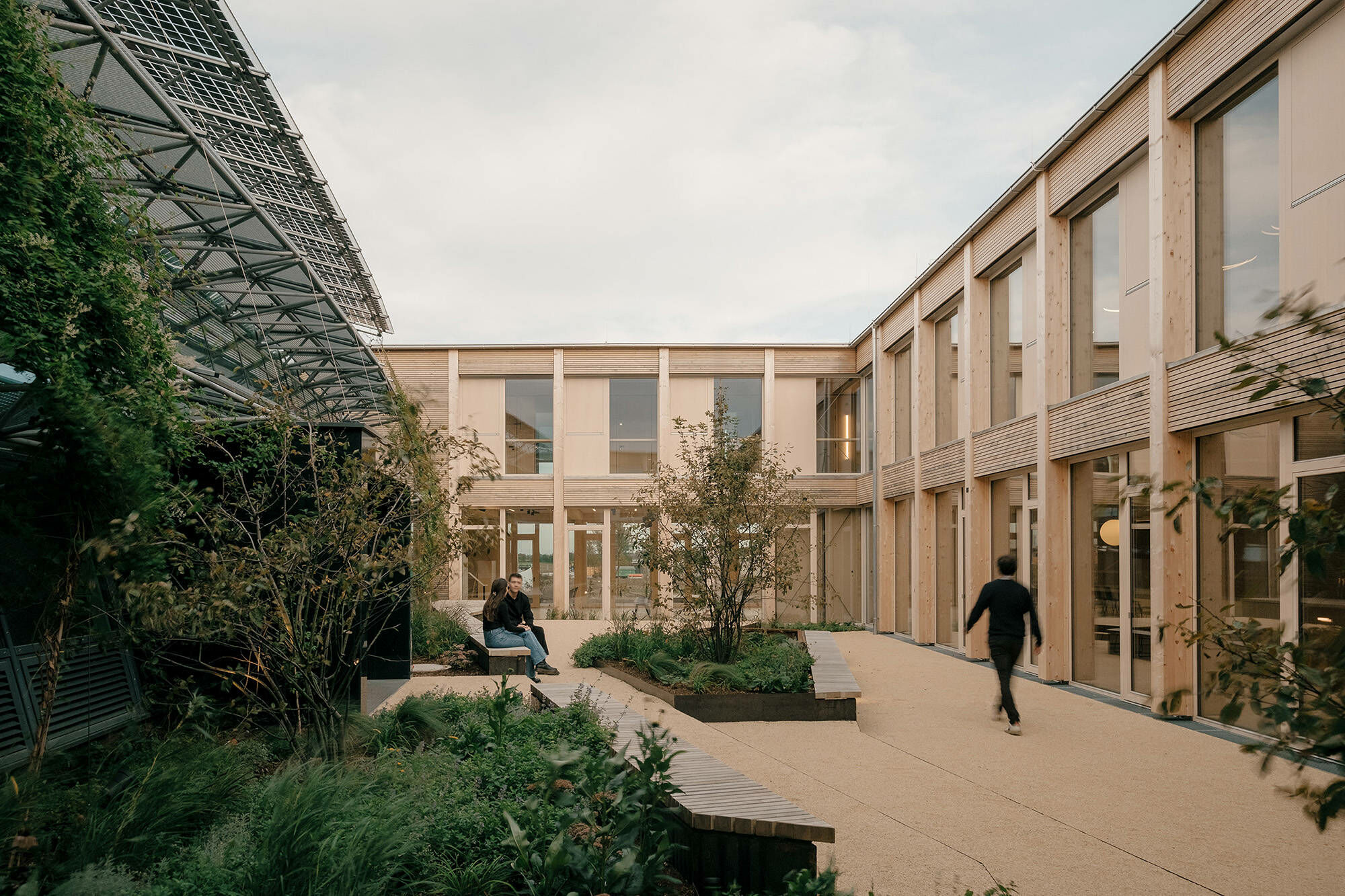 Der Innenhof als räumliches Zentrum und kommunikatives Herzstück des Ensembles