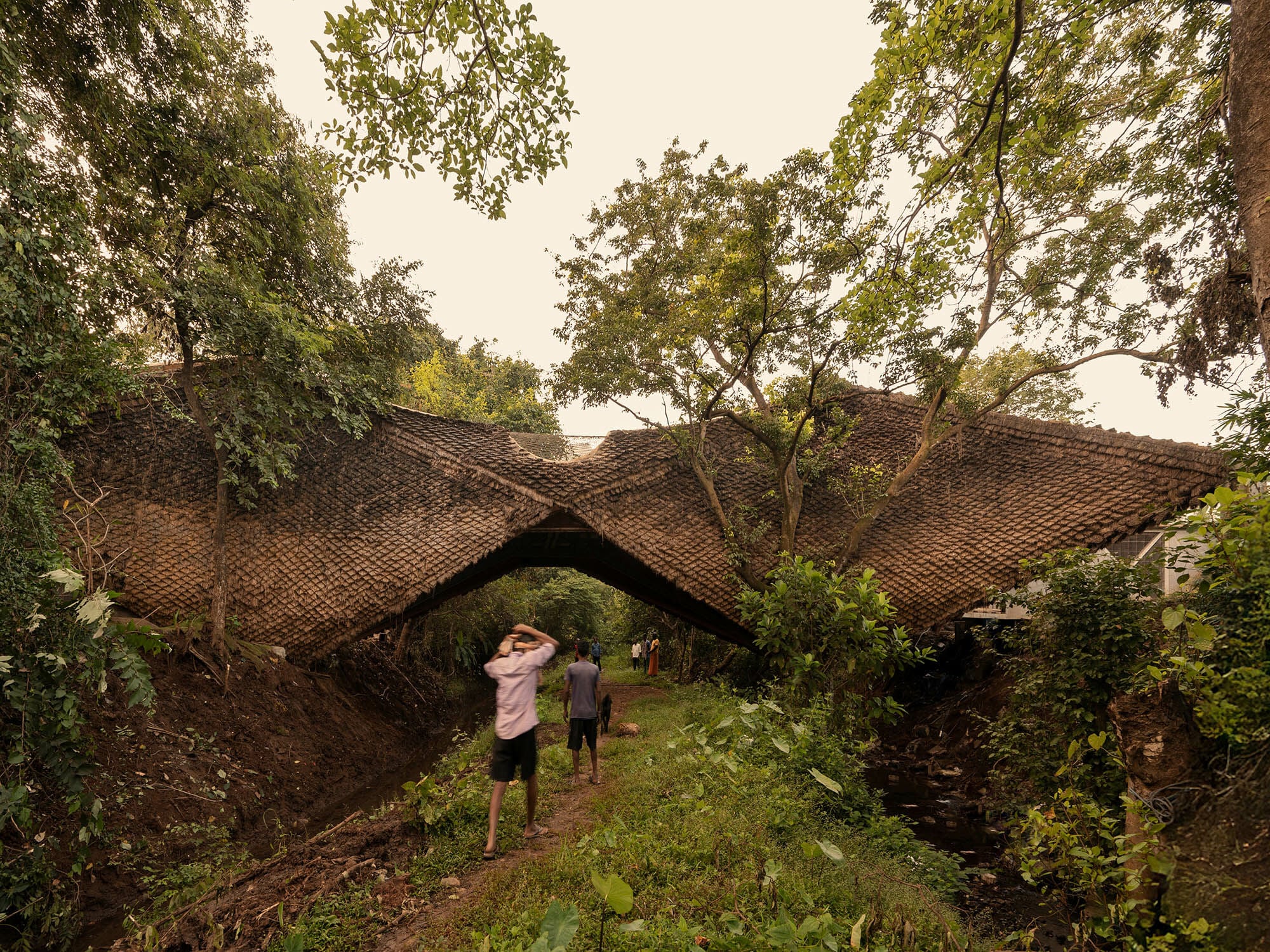 Das Bridge House stammt aus der Feder des indischen Architekturbüros Wallmakers.