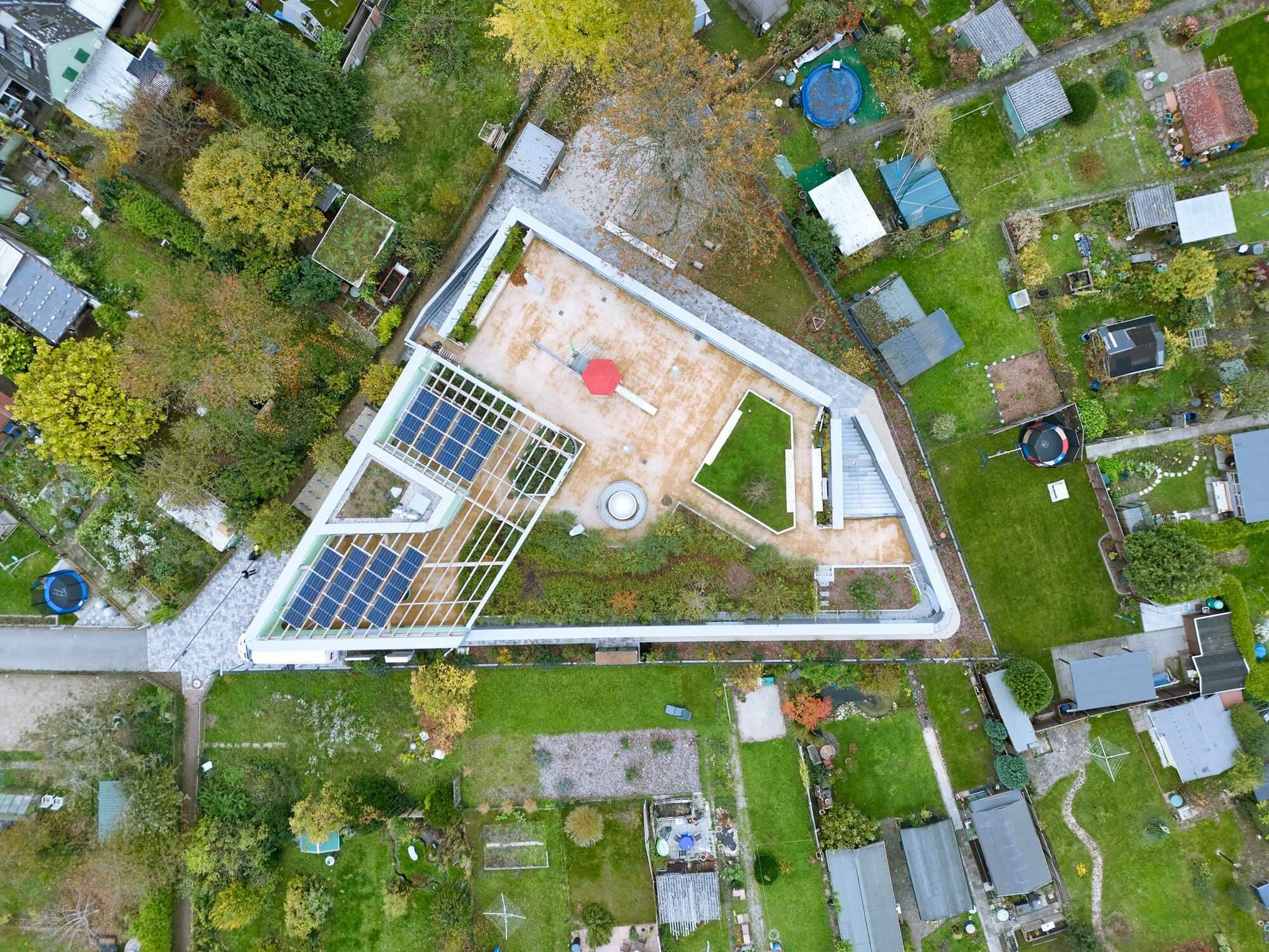 Die 2025 fertiggestellte Kita Grüne Winkel befindet sich im Herzen der historischen Eisenbahnersiedlung in Frankfurt-Nied.