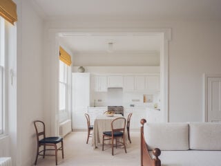 Die Architektin Sofia Xanthakou und ihr Team Local Local stellten sich der Herausforderung einen angemessenen gestalterischen Umgang mit der denkmalgeschützten Substanz zu finden.