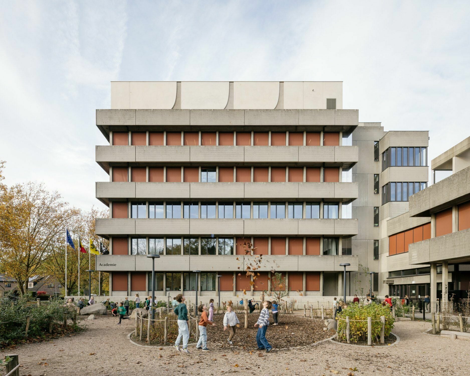 Der Betonbestand von Paul Felix erhält durch die Aufstockungen eine neue Silhouette.