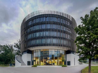 Der Digital Innovation Space, geplant vom Büro Isin+Co, ergänzt die Hochschule Aalen um ein Hub für Zukunftstechnologien.