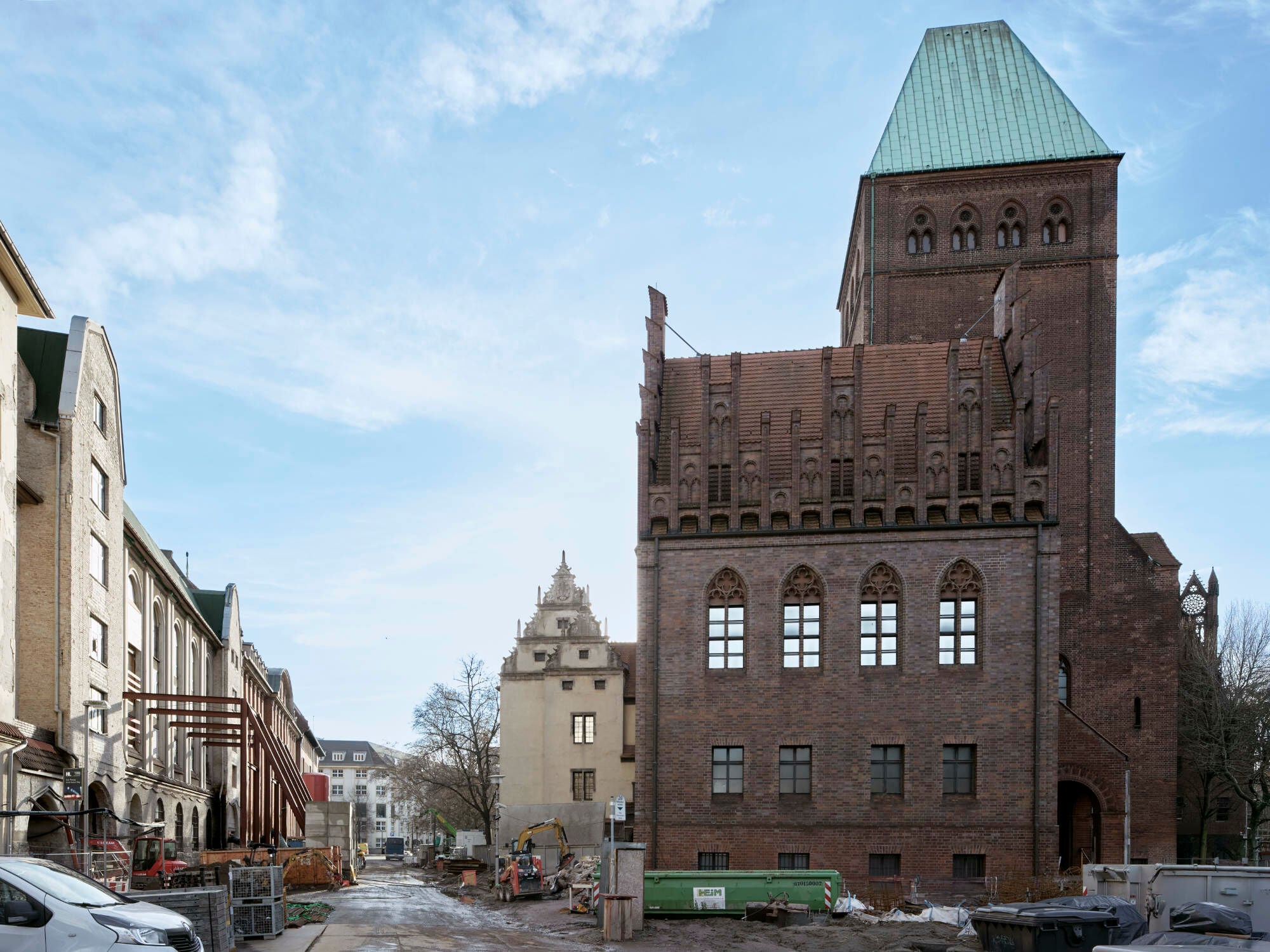 Das Baujournal der Stiftung Stadtmuseum Berlin begleitet die Sanierung und den Umbau von Märkischem Museum und Marinehaus am Köllnischen Park mit Reportagen, Fotostrecken und Hintergrundinformationen.