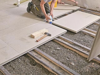 Trittschalldämmung von Holzbalkendecken