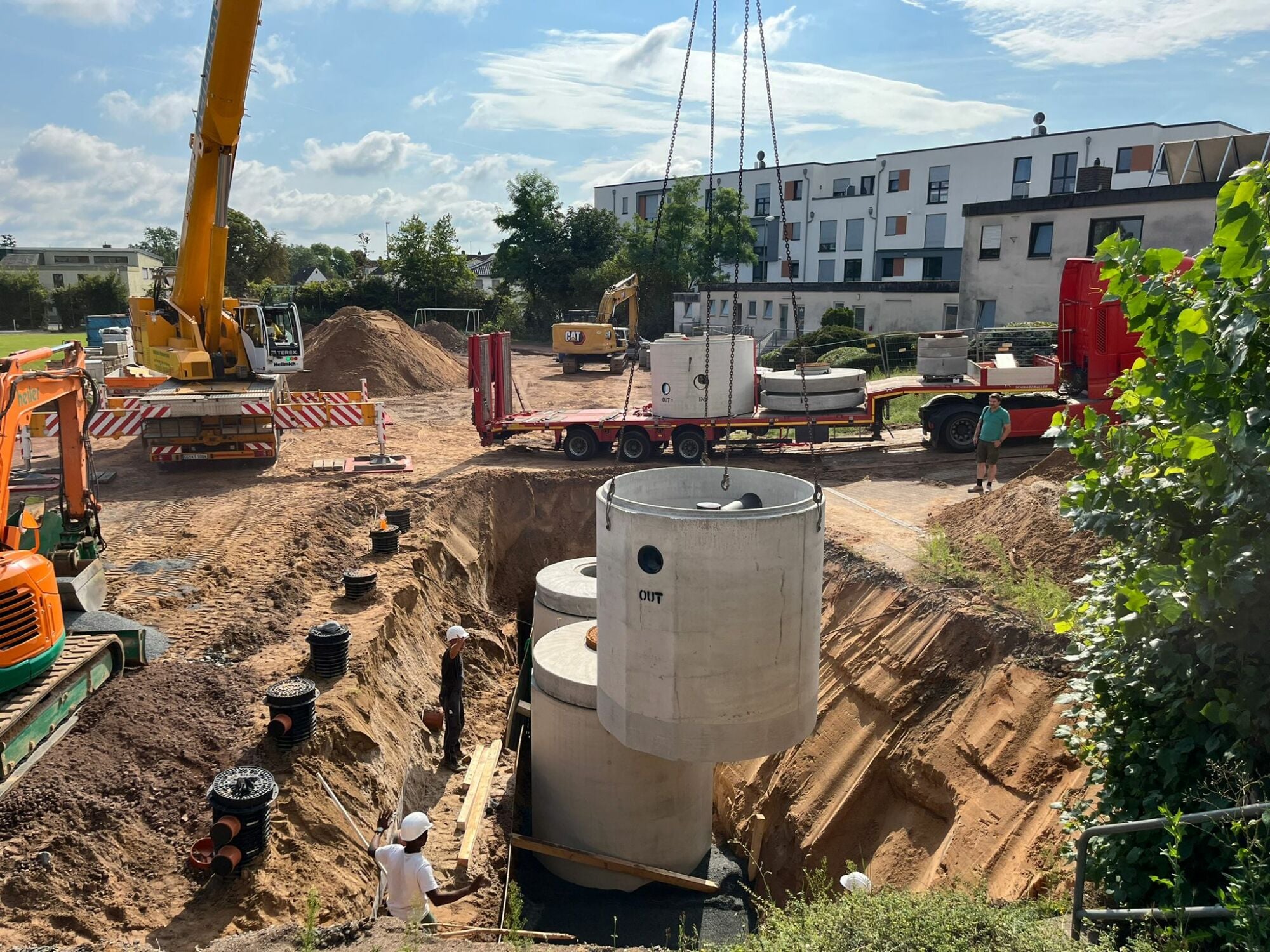 Einbau der ACO Sport Filterschächte auf dem Gelände des Sportparks in Nauheim