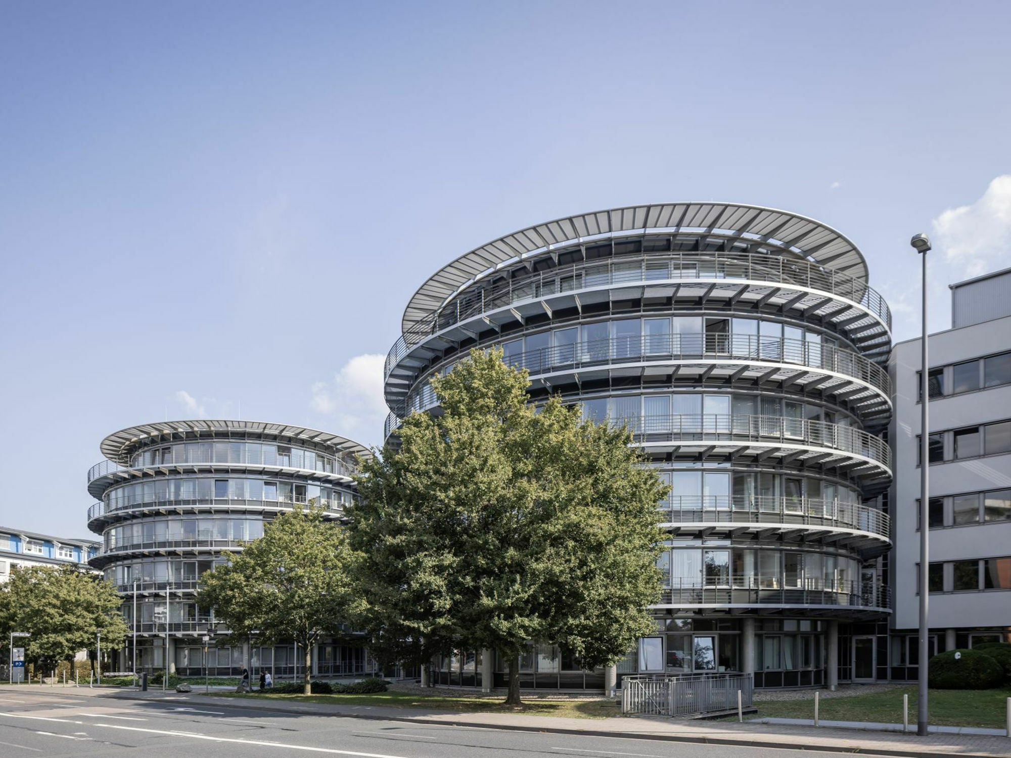 Auf dem Campus der Taunus Sparkasse in Bad Homburg wurden von 2023 bis 2024 die Fassaden saniert.