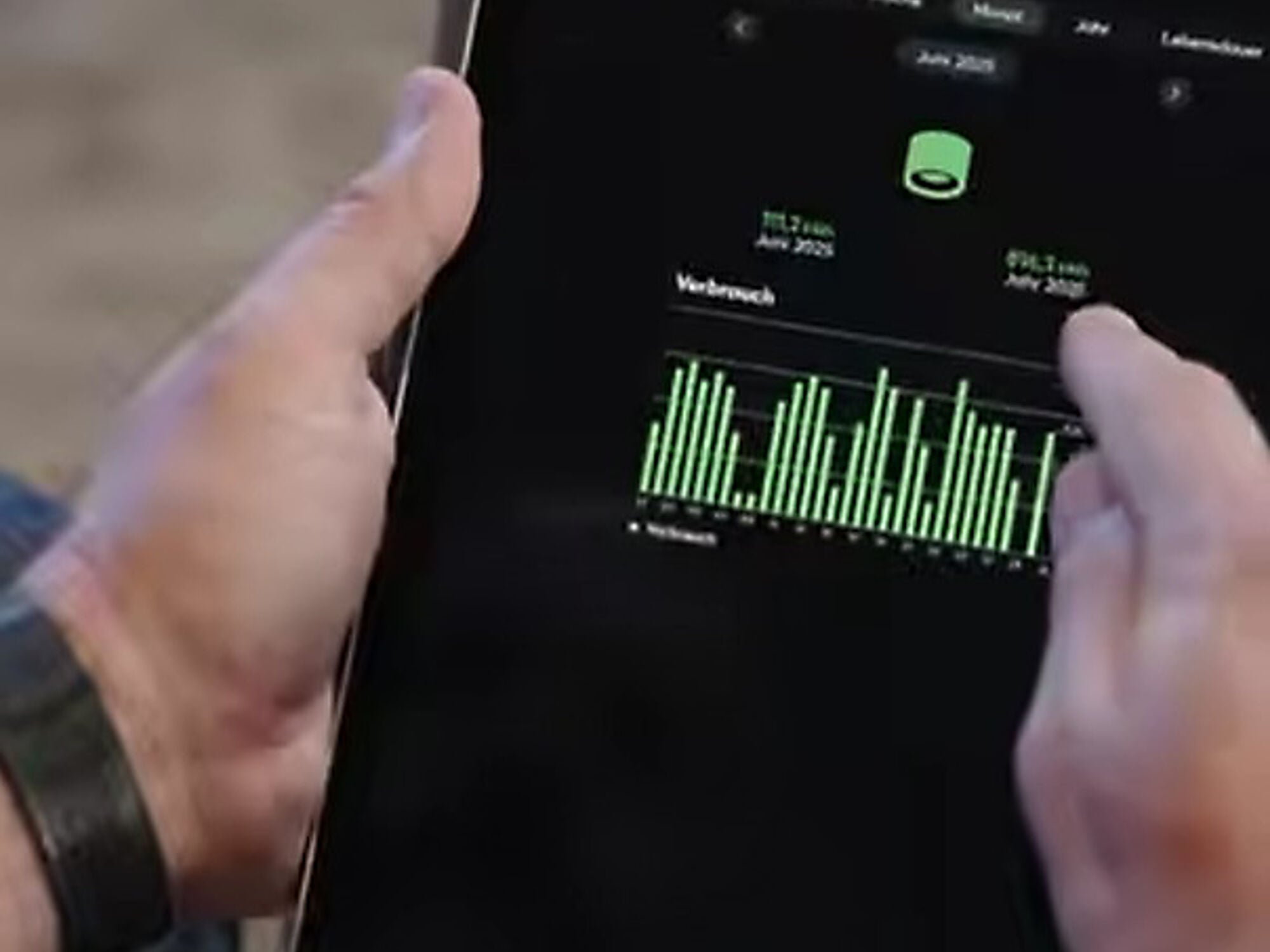 In der neuen Videoserie „Wohnraumvorsorge“ von MHZ geht es darum, wie intelligent gesteuerter Blend- und Sonnenschutz gegen steigende Temperaturen hilft.