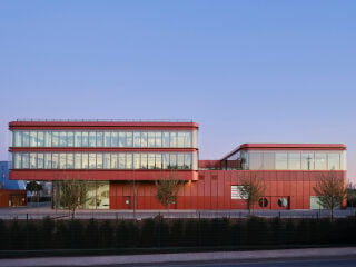 In Rüsselsheim, dem Traditionsstandort von Opel, ließ Hyundai sein europäisches Forschungszentrum bauen.