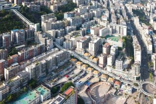 In Wushan, China, wurde 2026 die bis dato längste Outdoor-Fahrtreppenanlage gebaut. Sie ist über 900 Metern lang.