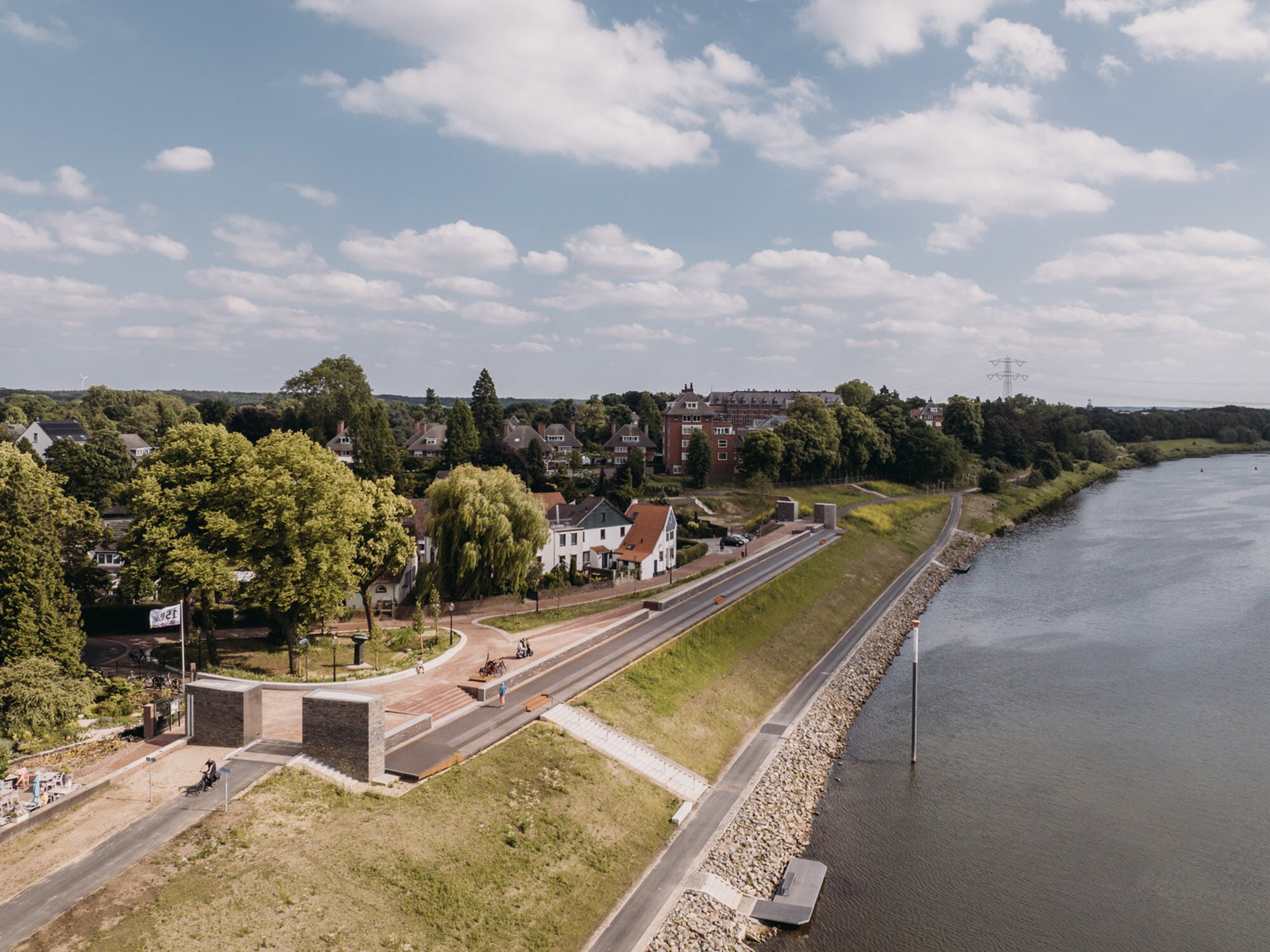 Das niederländische Klosterdorf Steyl an der Maas verfügt über ein neues Hochwasserschutzsystem.