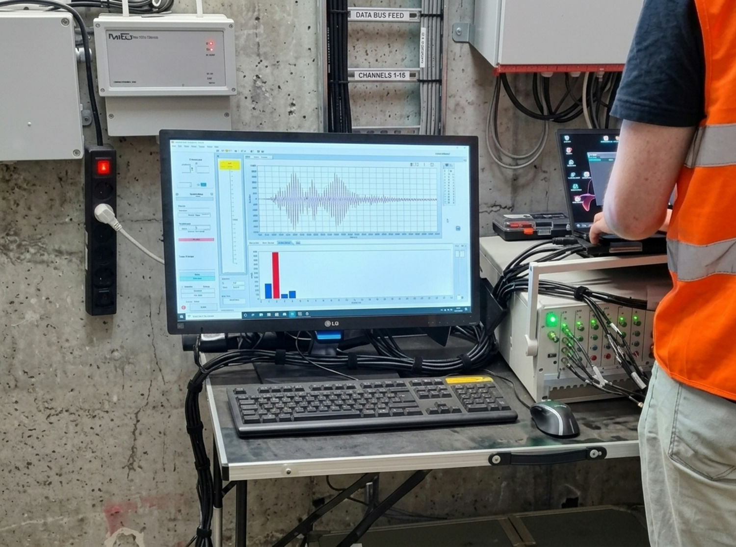 An dieser spannstahlverstärkten Brücke in Dresden werden unterschiedliche Schallemissions-Sensoriken getestet.