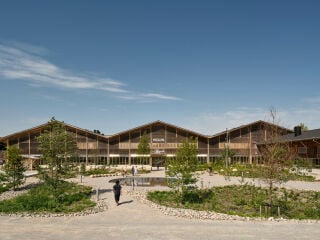 Das LKR Innovation House entstand aus einer ehemaligen Lagerhalle aus Holz.