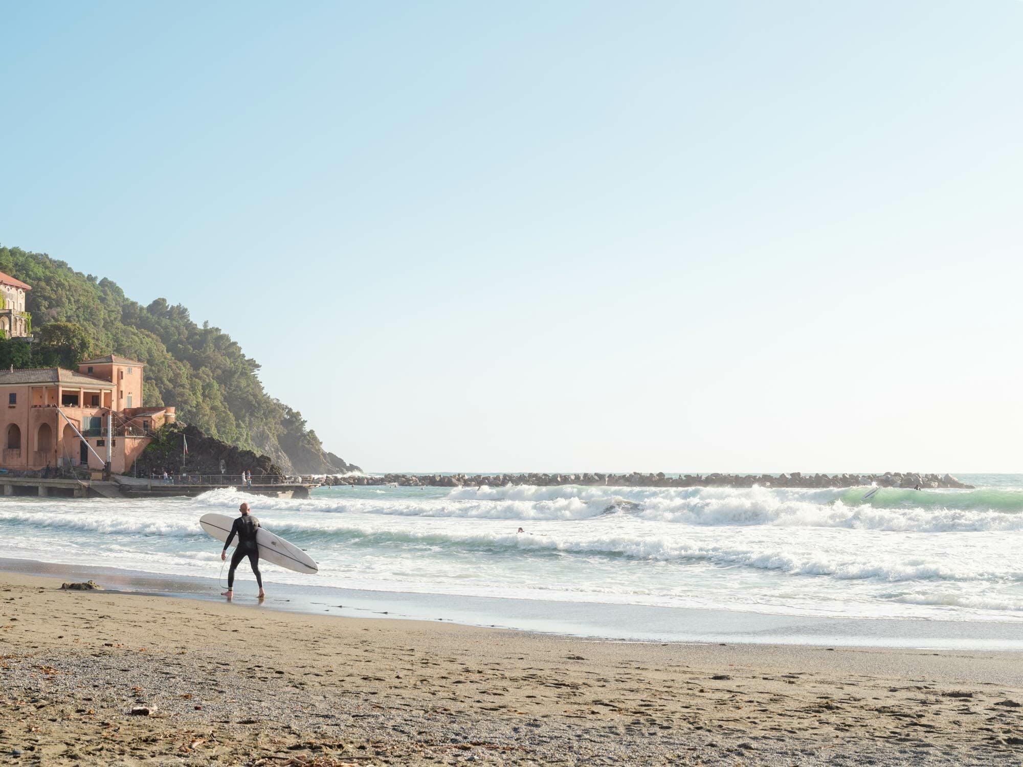 Die Bucht von Levanto mit ihren langen Wellen ist in den letzten Jahren von Surfern entdeckt worden. 