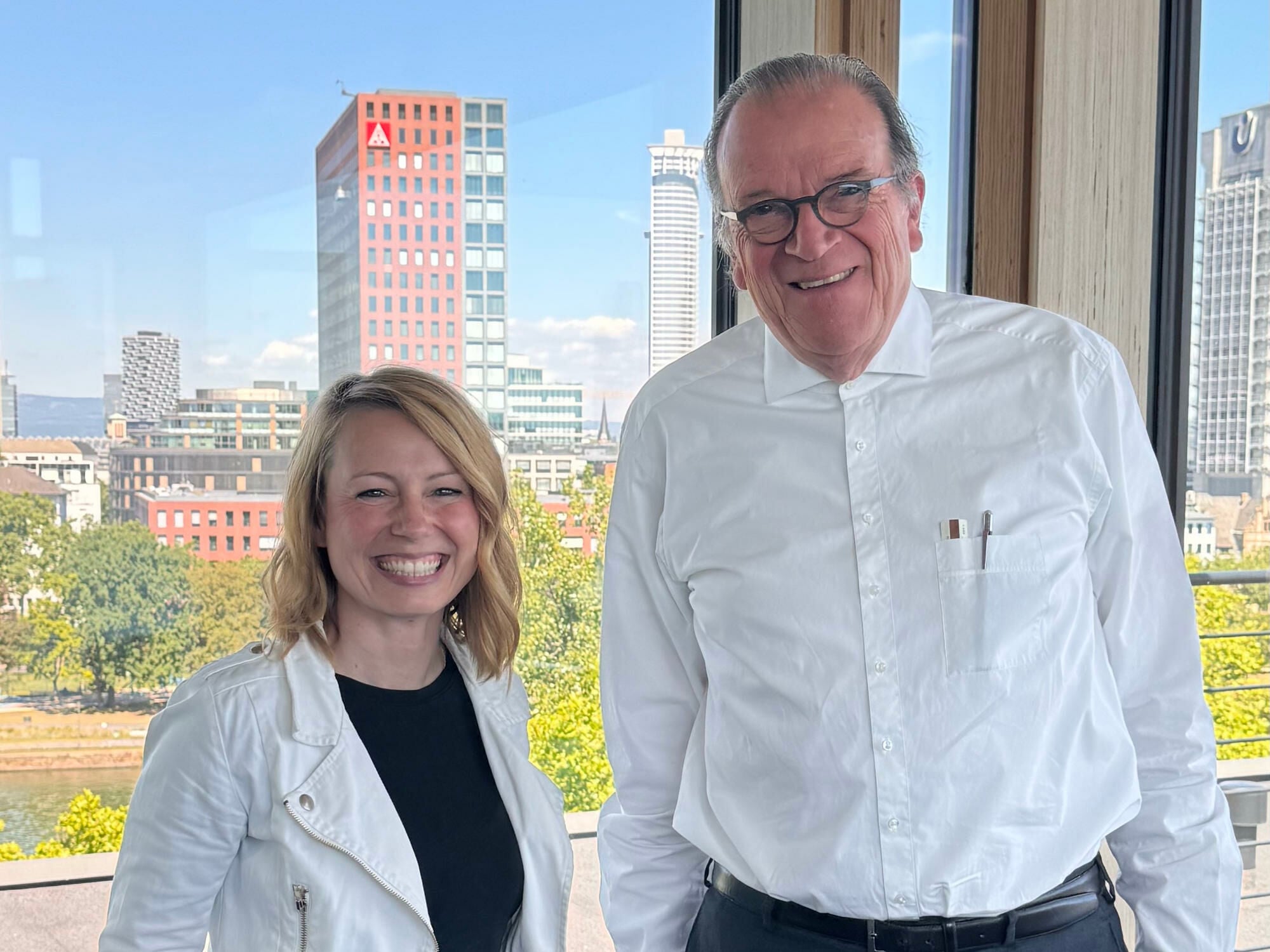 In der neuen Folge von simplicity – einfach bauen spricht Rebekka Pottgüter mit Prof. Christoph Mäckler über Einfachheit aus städtebaulicher Sicht. 