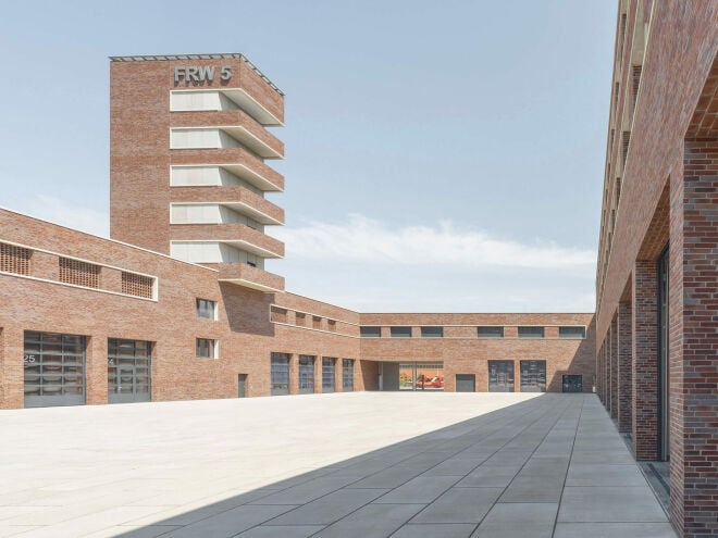 Bär Stadelmann Stöcker Architekten und Stadtplaner entwarfen eine klare Gebäudefigur als räumliche Antwort auf komplexe Anforderungen.
