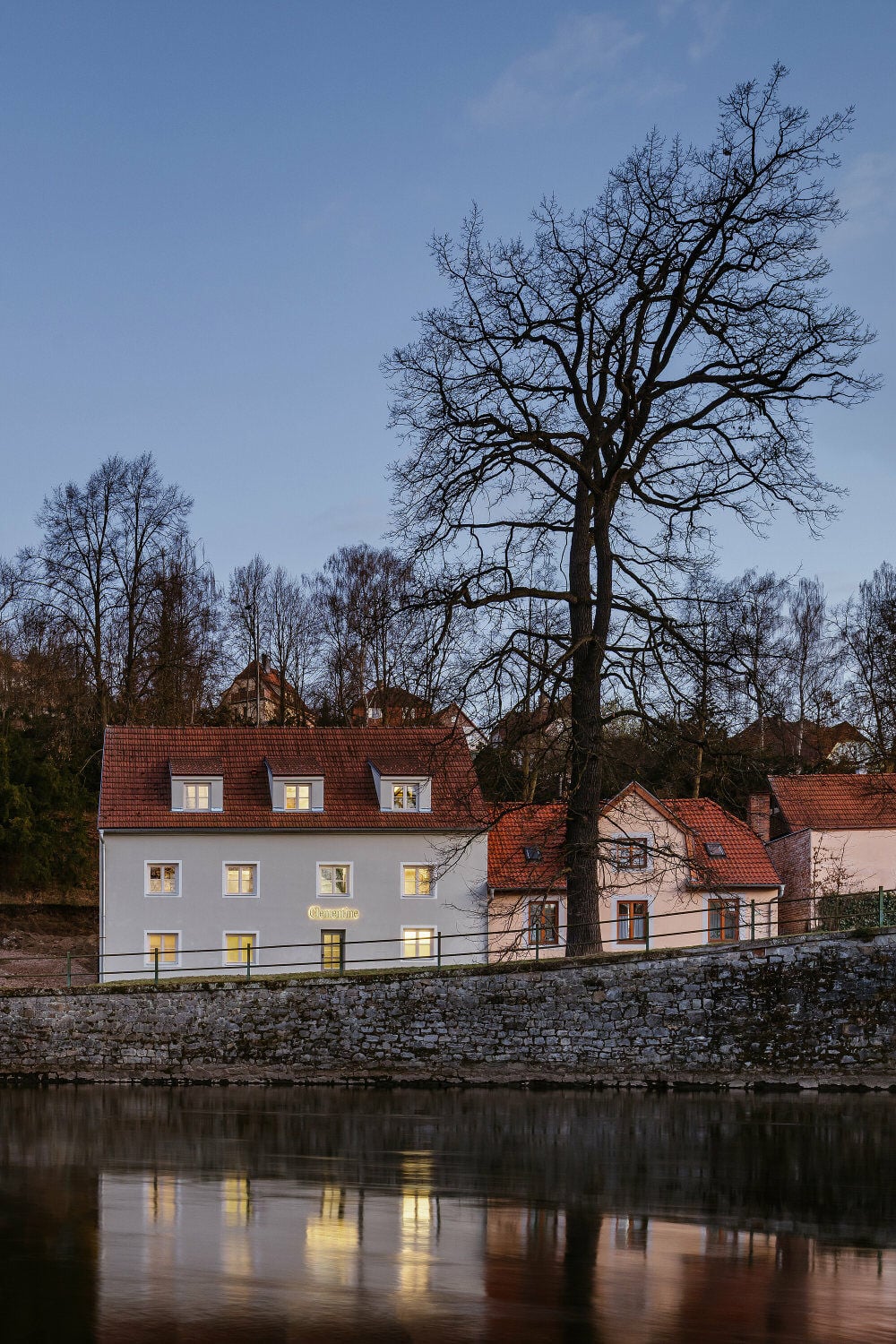 Das Gebäude in Krumau an der Moldau wurde nach Plänen der Prager Architektinnen Tereza Komárková und Lucie Nemcová saniert und umgebaut.