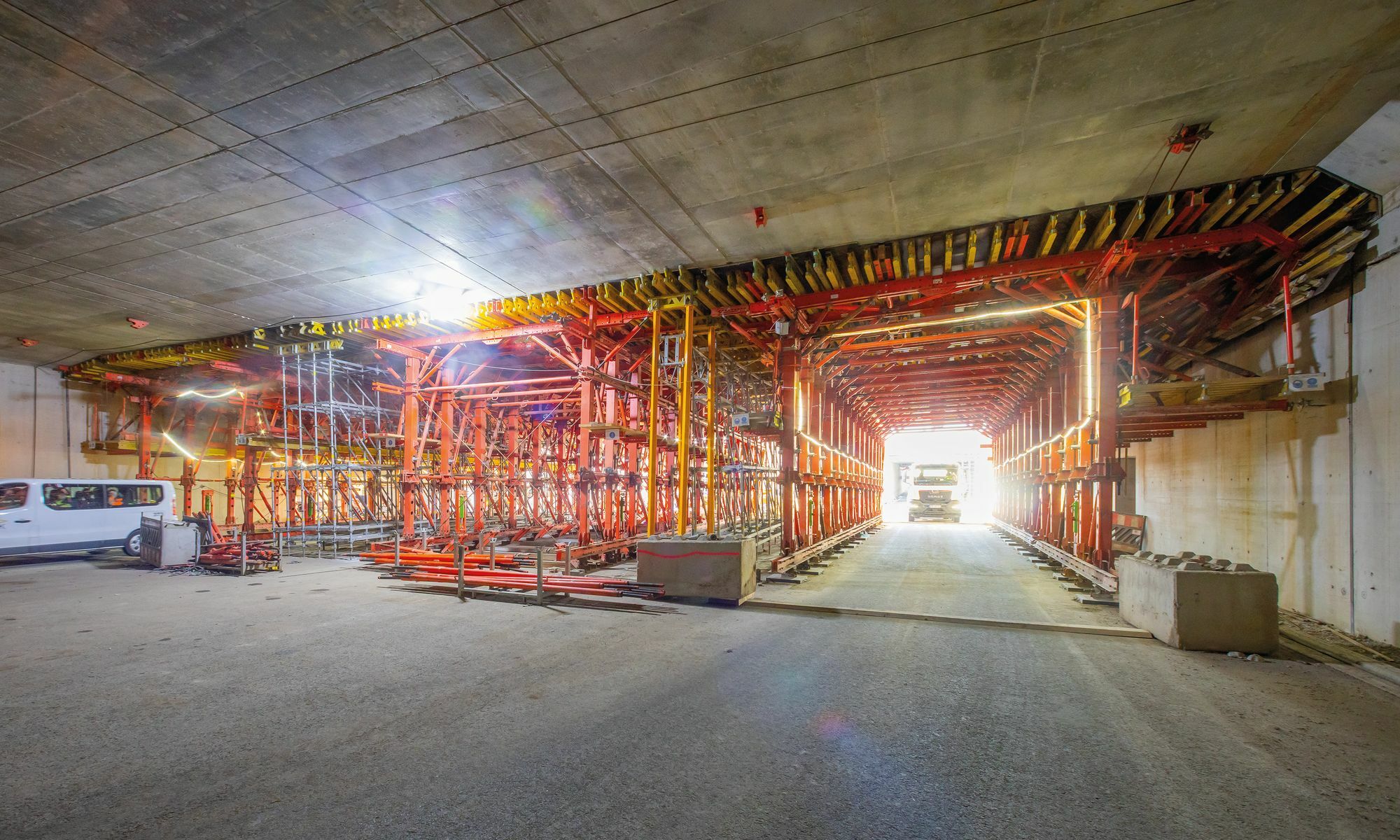 Dabei unterstützen Schalungs- und Gerüstlösungen von Peri die Baustellenverantwortlichen der ausführenden ARGE Hochtief und Implenia.
