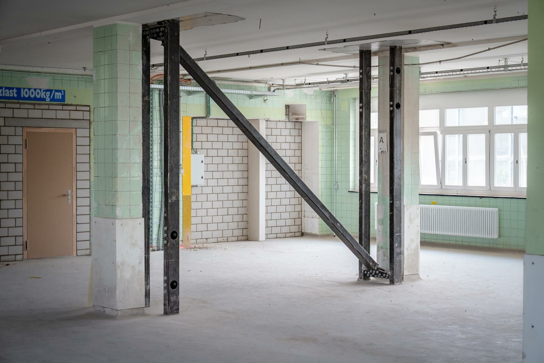 Zur Erhöhung der Erdbebensicherheit wurden einige Tragwerksbereiche zusätzlich ausgesteift...
