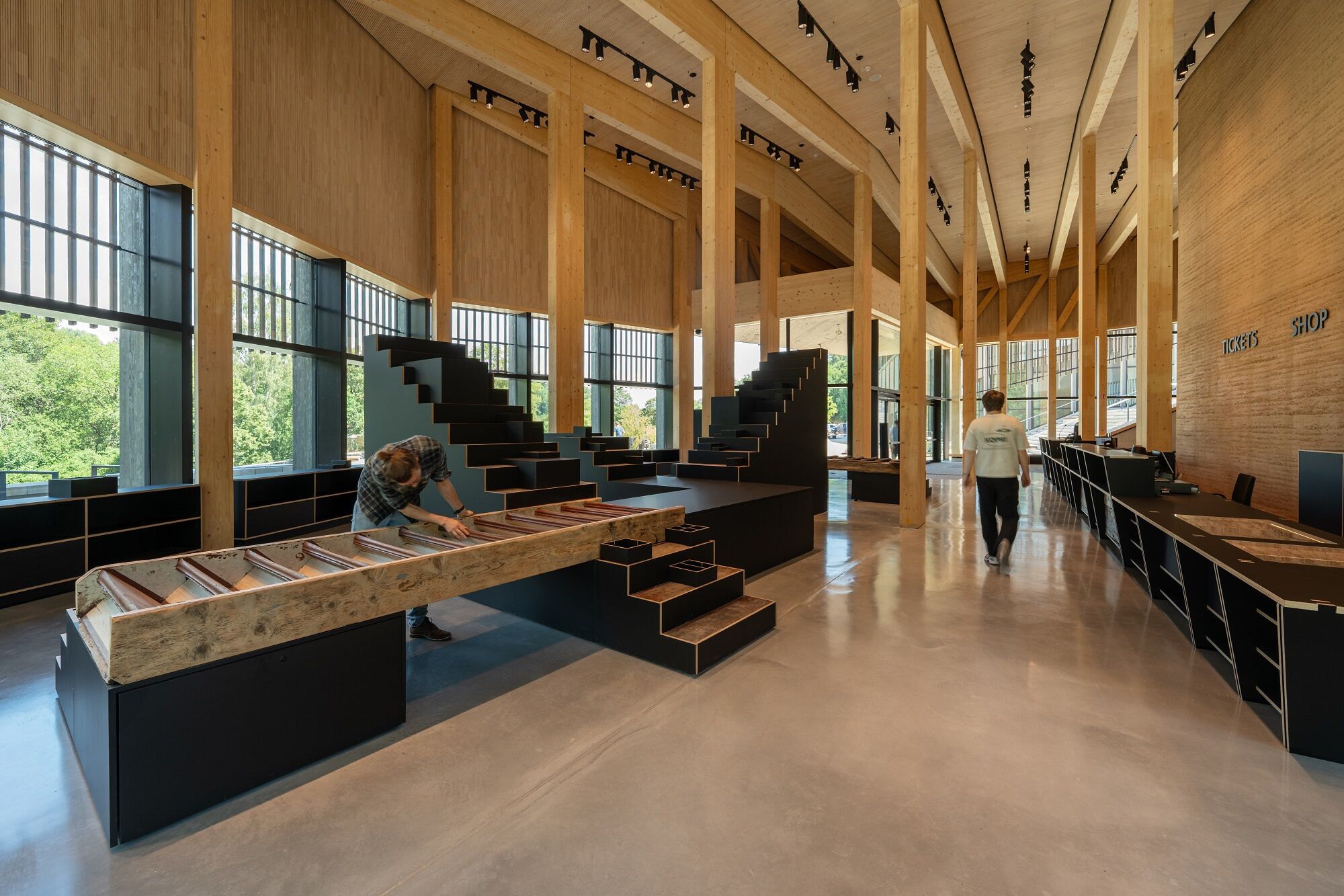 Die Eröffnungsausstellung „Materia“ widmet sich den Baustoffen Holz, Lehm, Stroh und Beton.