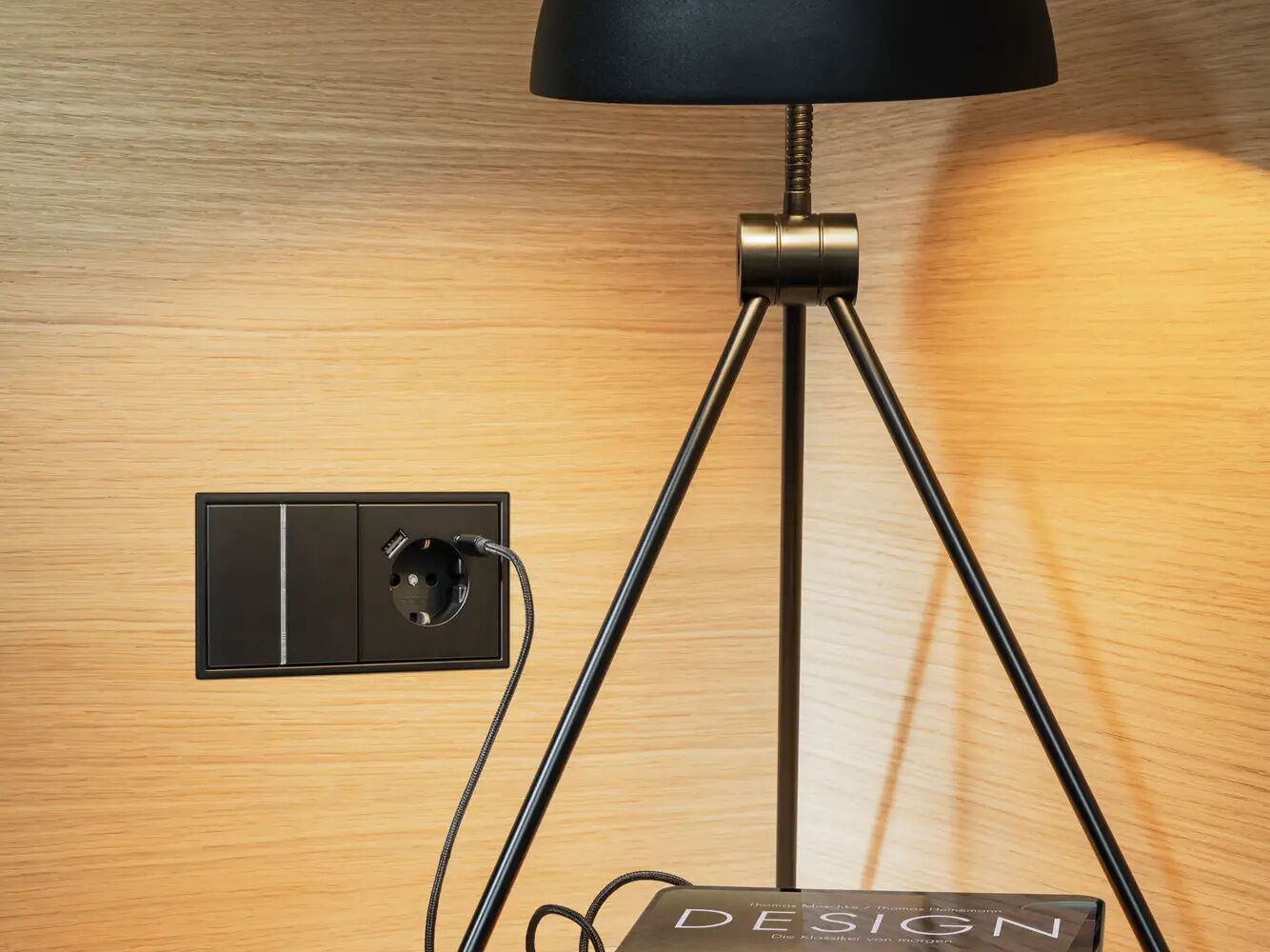 Kombinierte Variante Steckdose mit Anschlüssen für USB-A und USB-C