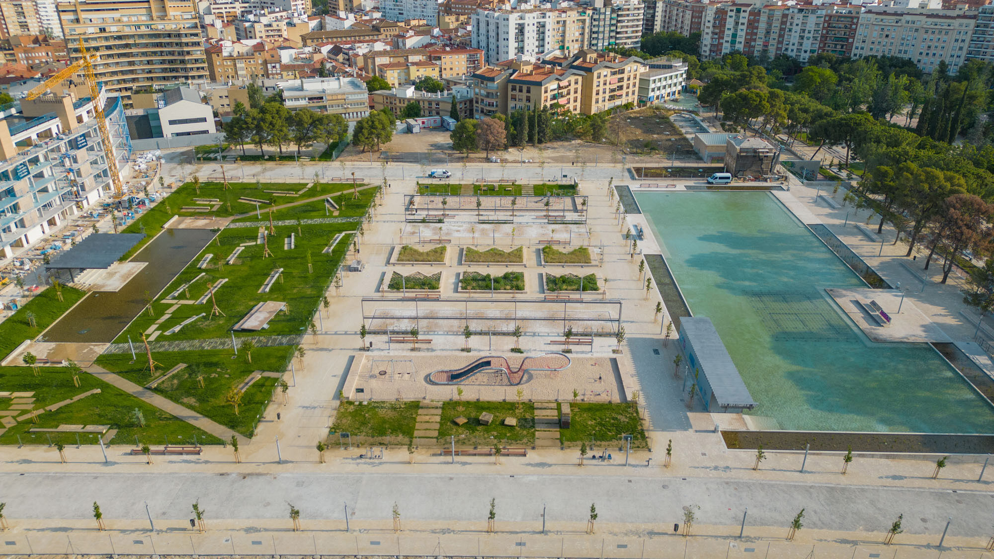 Das Gelände eines ehemaligen Wasserspeichers wurde zu einem neuen Park transformiert.