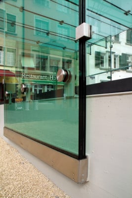 Glasbefestigung außen